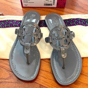 Tory Burch - Miller patent leather sandals in a beautiful grey